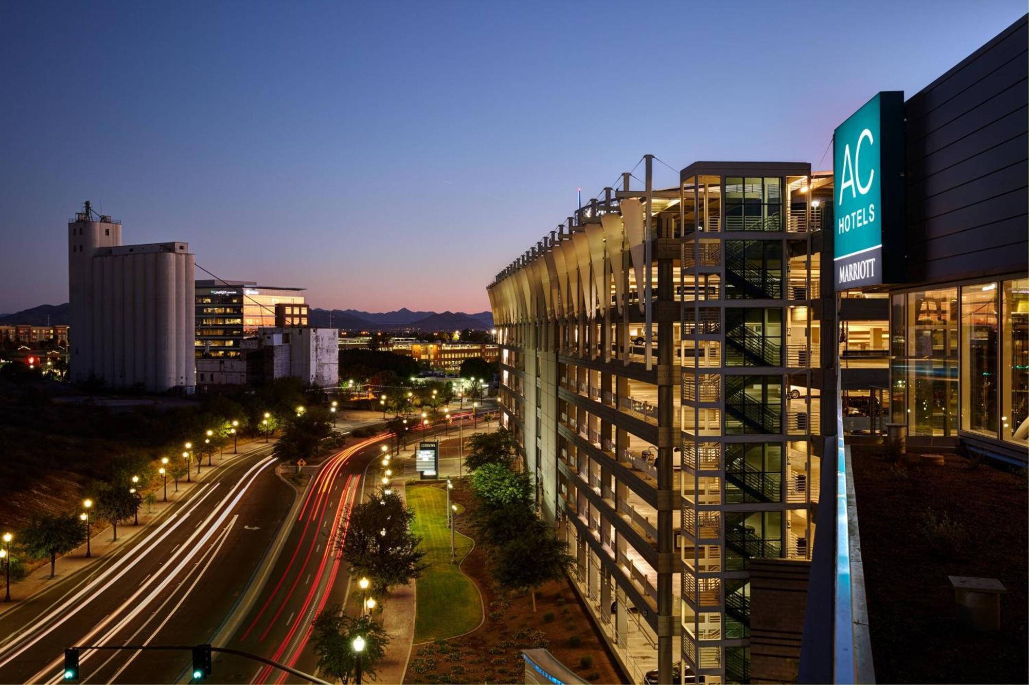 Ac Hotel By Marriott Phoenix Tempe/Downtown Exterior foto